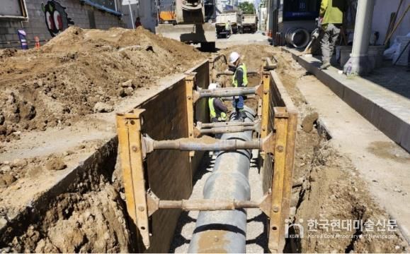 도봉구 지역 내 한 곳에서 노후 하수관로 공사가 진행되고 있다.
