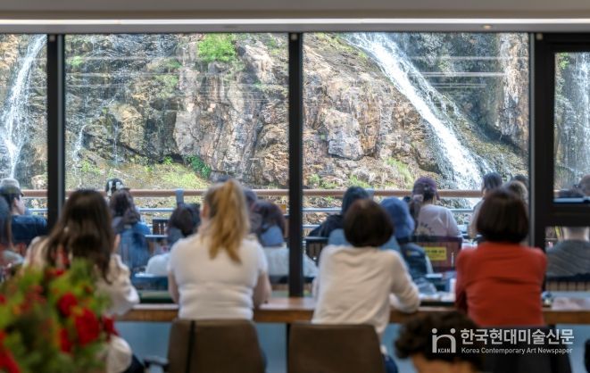 서대문구 '카페(CAFE) 폭포'의 인기, 행복장학금으로 결실