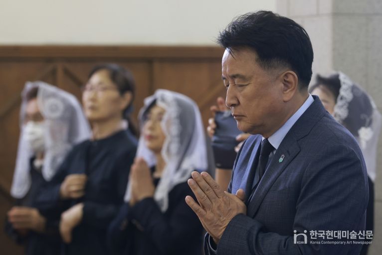 김영환 충북도지사, 프란치스코 교황 선종 추모미사 참석