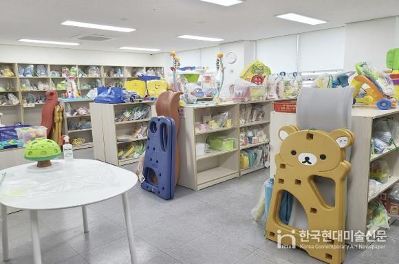 장난감누림터 내 전시돼있는 장난감들