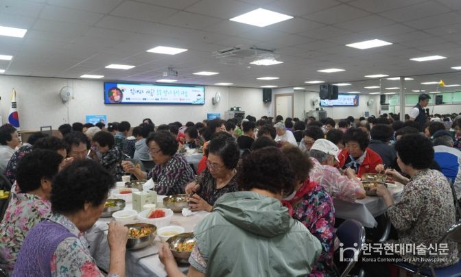 동구종합사회복지관, 초복맞이 특식 나눔 행사 ‘힘내라! 여름’