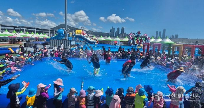 <아빠를 이겨라, 물총 대결>