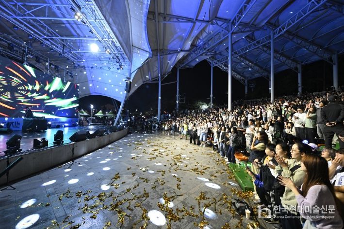제33회 흥부제 가족과 함께 신명 나는 축제의 막 올리다(축하공연)