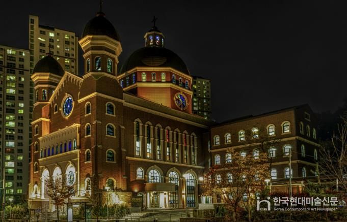 2021 수원디자인대상 수상작인 광교1동성당.