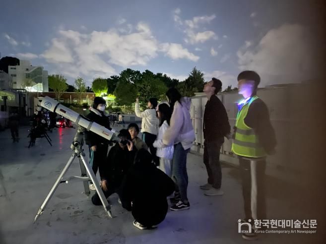 부산창의융합교육원, 2025 별 축제 ‘밤하늘, 빛을 따라’ 개최-작년 행사 모습.