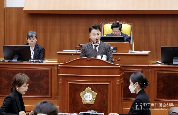 11월 17일 제348회 도봉구의회 정례회에서 시정연설 하는 오언석 도봉구청장