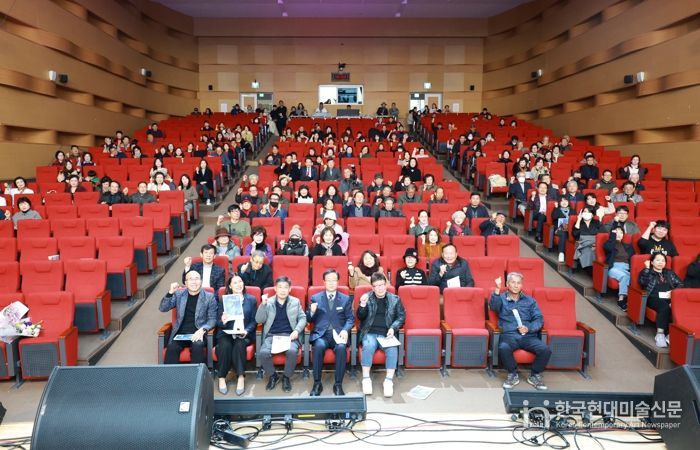 완주예총, ‘2025 예술인의 날’ 지역 예술인 시상