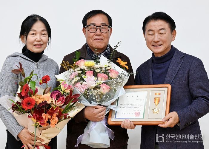 의정부시 지방세심의위원회 이익재 위원장, 지역발전 유공 표창 수상