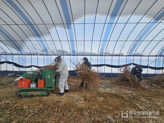 영농부산물 파쇄 모습