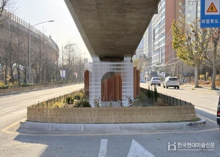 서대문구가 내부순환로 연희IC 고가 하부에 조성한 그린아트길 전경