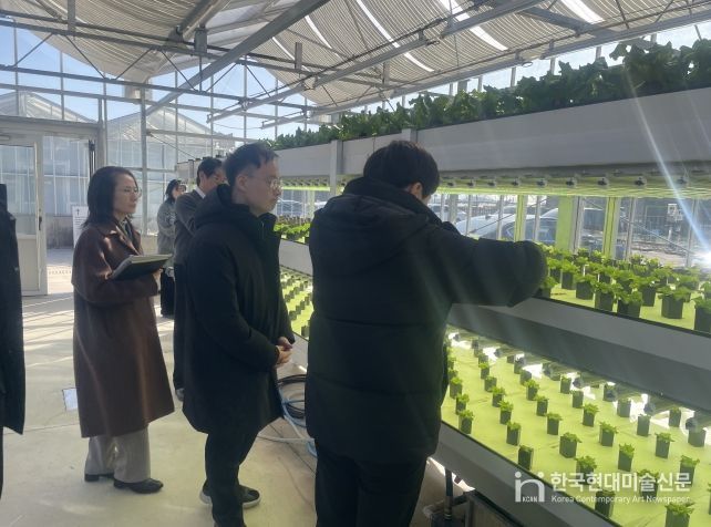 이복원 경제부지사, 농업회사법인 만나CEA㈜ 방문