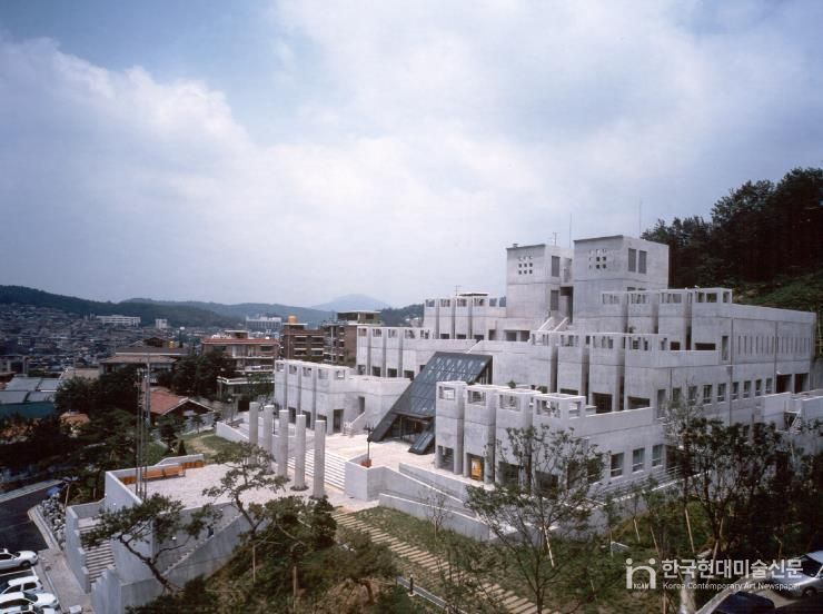 은평구립도서관 전경