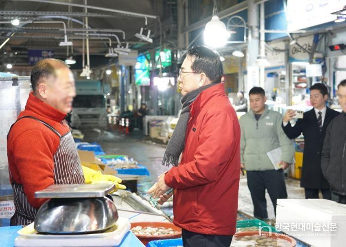이완섭 서산시장, 설 명절맞이 서산동부전통시장 방문