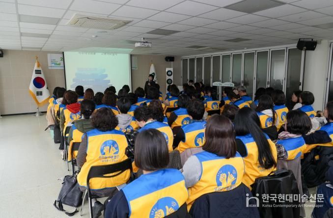 지난 5일 강북구청 기획상황실에서 우리동네돌봄단 직무교육이 진행되고 있다.