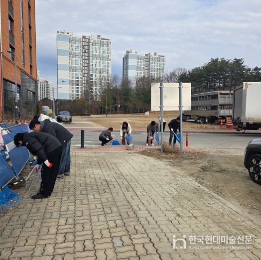 진천군청 홍보미디어실, 충북혁신도시 도심 환경정화 활동 실시