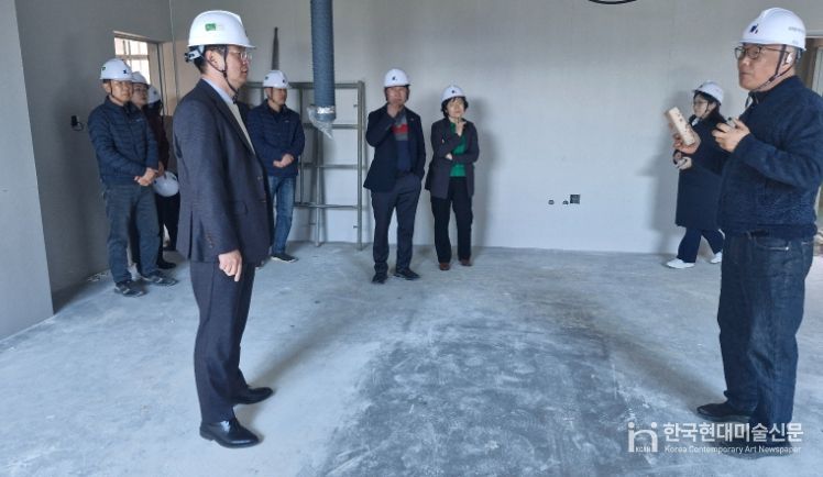 1. 김양섭 천안시농업기술센터 소장이 천안지역농업인과의 간담회를 진행하고 있다.