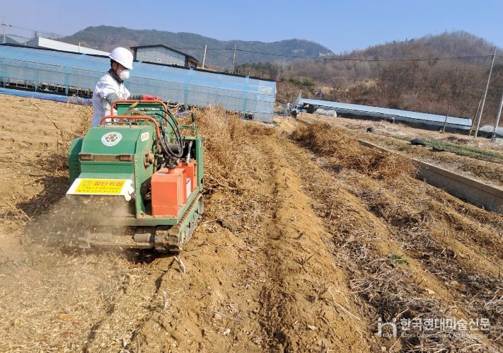 영농부산물 파쇄 모습