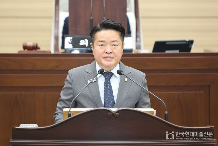 “인천시의 자치 인사권 침해 저지와 공직자 권익수호 규탄 결의안 채택” 위원장 김남원