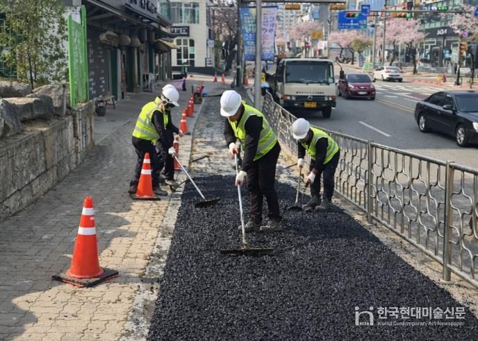 익산시, 인도 정비 본격…안전한 보행 환경 조성