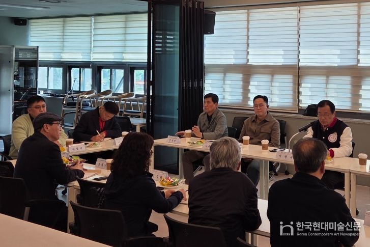 3월 25일 하남시는 하남시장애인연합회 및 종목단체 회장들과 장애인과 비장애인이 함께 이용할 수 있는 사회통합형 체육시설인 ‘반다비 체육센터’ 건립 추진 간담회를 개최하였다.