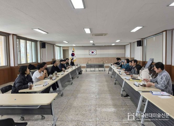 신양 임대형 스마트팜단지 관계자 업무 협의 모습