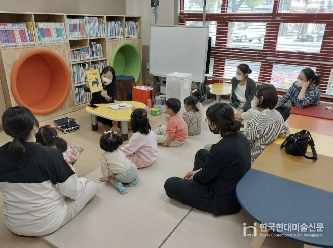 충주시립도서관, 영유아 독서 프로그램 ‘애착북’ 운영