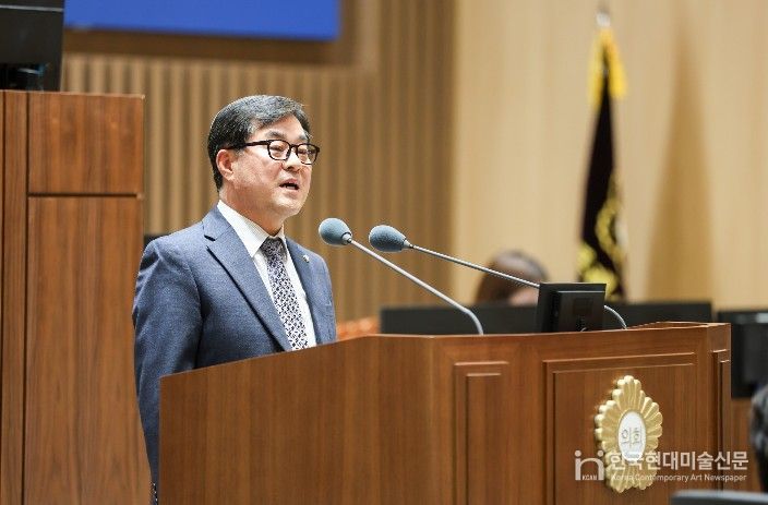 이재형 수원특례시의회 의원이 8일 제400회 임시회 제2차 본회의에서 5분 자유발언을 하고 있다.