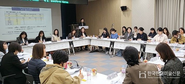 화성특례시가 「의료·요양 등 지역 돌봄의 통합지원에 관한 법률」 시행 이후 첫 통합지원회의를 개최하고, 읍면동·보건소·의료기관 등 관계기관과 함께 돌봄 대상자별 맞춤형 지원계획을 논의하고 있다.