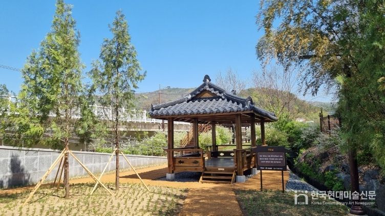 대구 동구청은 도동 측백나무숲 산림생태복원 사업을 완료했다.